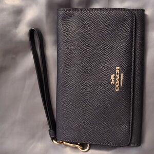 Coach leather wristlet wallet excellent condition